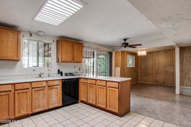 9352 E Palm Tree Drive, Tucson, AZ 85710