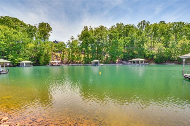 903 Loran Point, Seneca, SC 29672