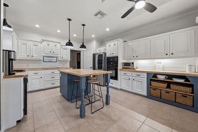 4407 Broadleaf Street, Houston, TX 77345