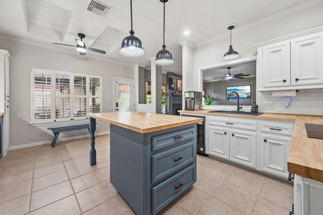 4407 Broadleaf Street, Houston, TX 77345