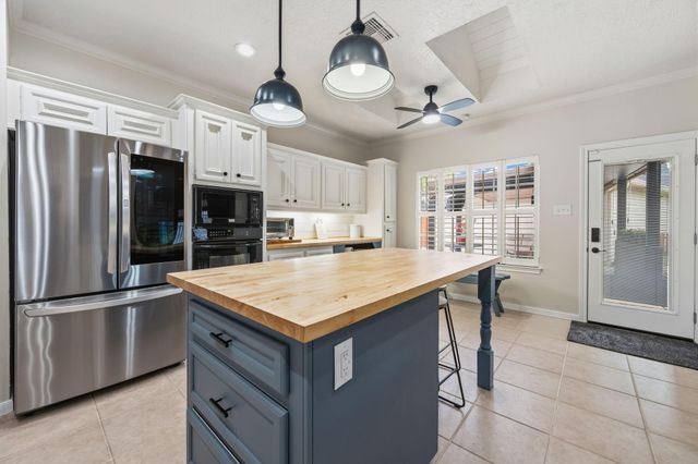 4407 Broadleaf Street, Houston, TX 77345