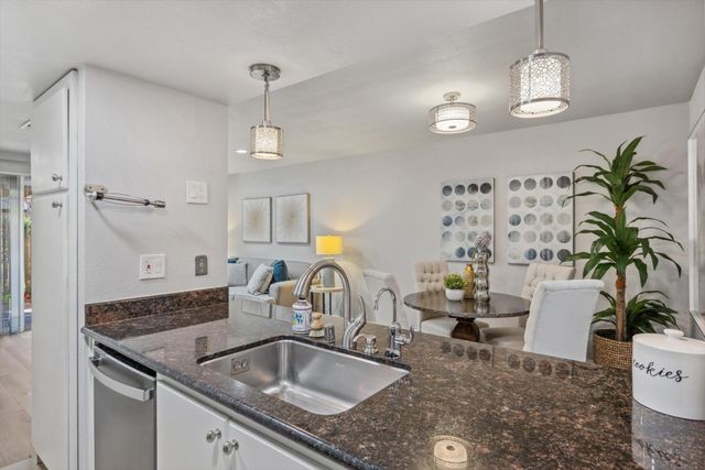 205 Red Oak Drive P, Sunnyvale, CA 94086