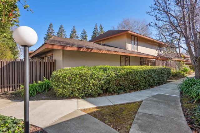 205 Red Oak Drive P, Sunnyvale, CA 94086