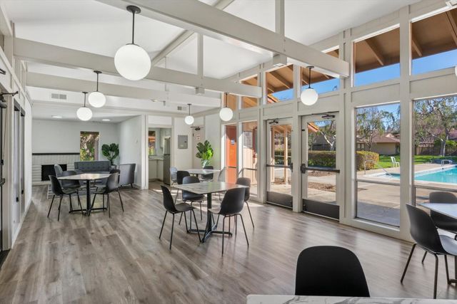 205 Red Oak Drive P, Sunnyvale, CA 94086