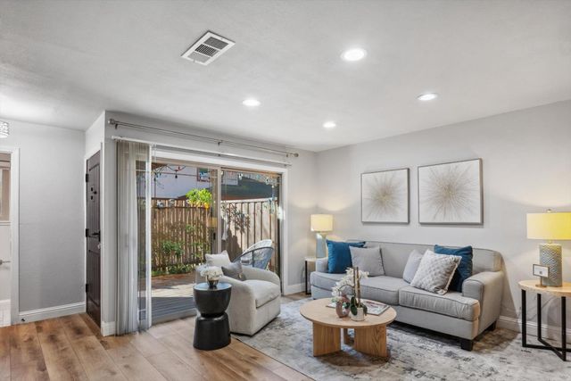 205 Red Oak Drive P, Sunnyvale, CA 94086