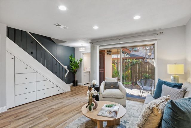 205 Red Oak Drive P, Sunnyvale, CA 94086