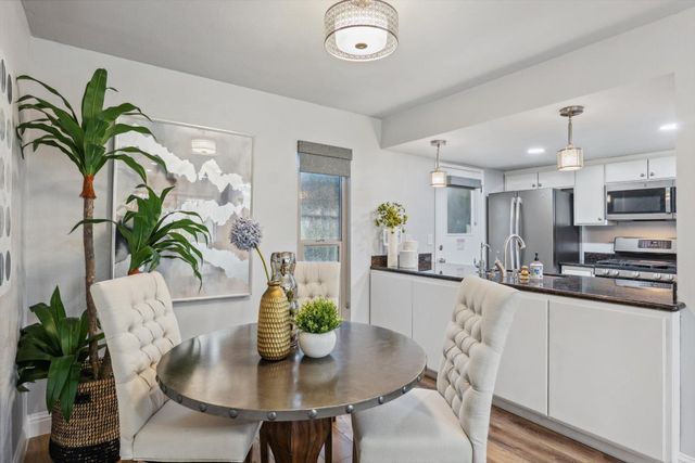 205 Red Oak Drive P, Sunnyvale, CA 94086