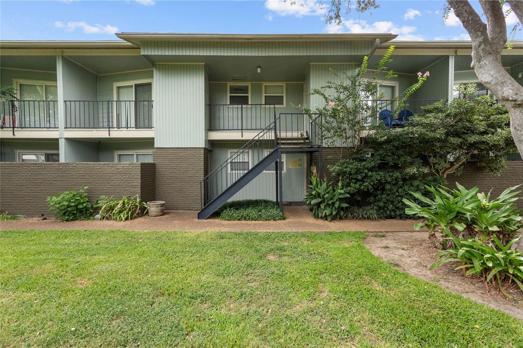 102 Strand Street 4, Galveston, TX 77550