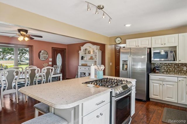 990 E Temperance Road, Temperance, MI 48182