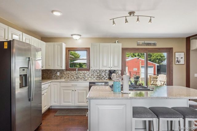 990 E Temperance Road, Temperance, MI 48182