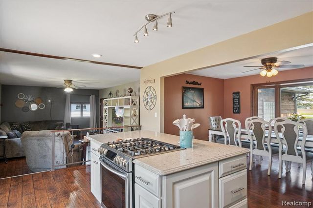 990 E Temperance Road, Temperance, MI 48182