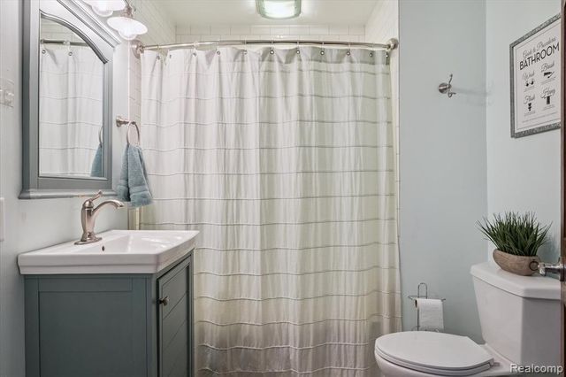 990 E Temperance Road, Temperance, MI 48182