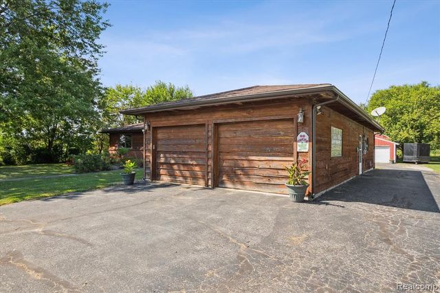 990 E Temperance Road, Temperance, MI 48182