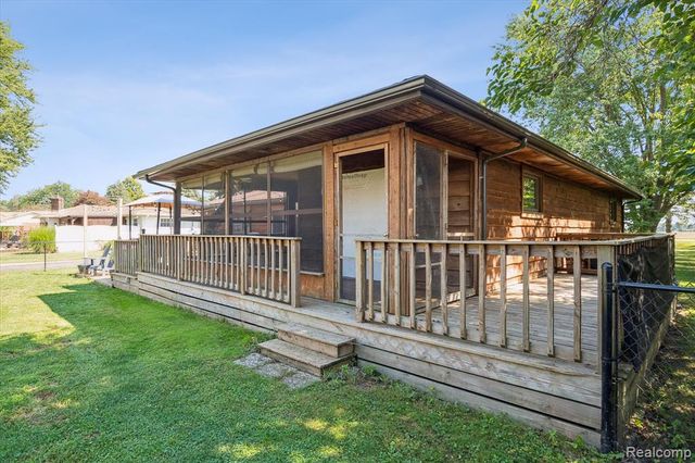 990 E Temperance Road, Temperance, MI 48182