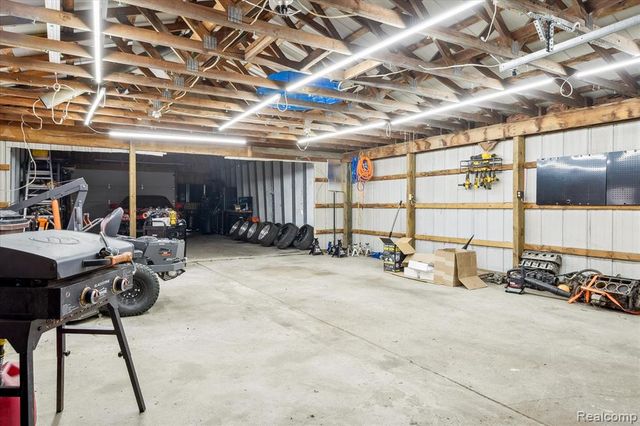 990 E Temperance Road, Temperance, MI 48182