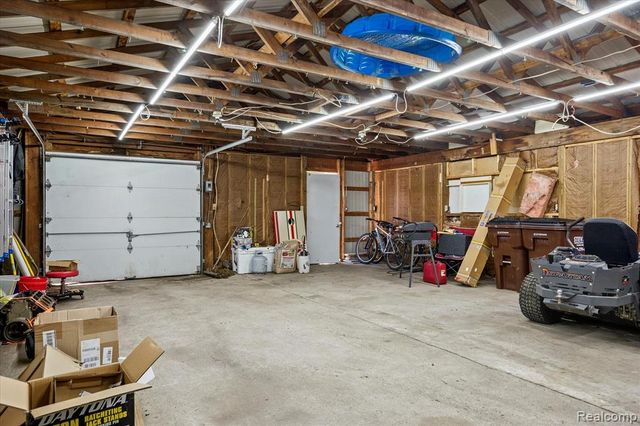 990 E Temperance Road, Temperance, MI 48182