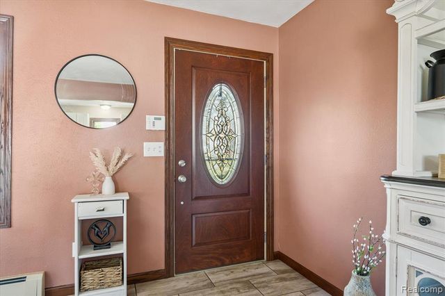 990 E Temperance Road, Temperance, MI 48182