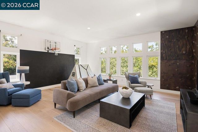 857 A Mountain View Dr, Lafayette, CA 94549