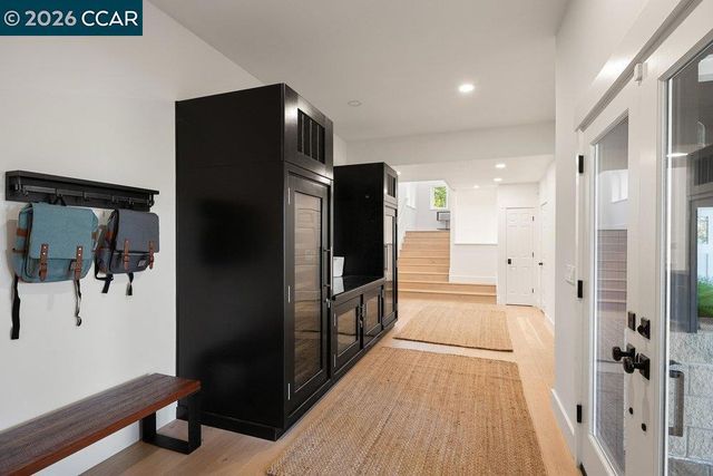857 A Mountain View Dr, Lafayette, CA 94549