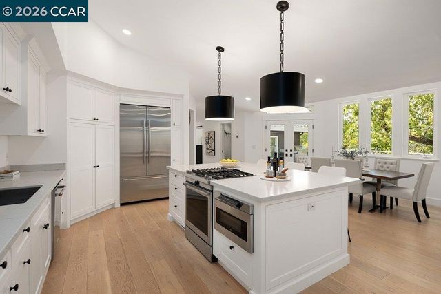 857 A Mountain View Dr, Lafayette, CA 94549