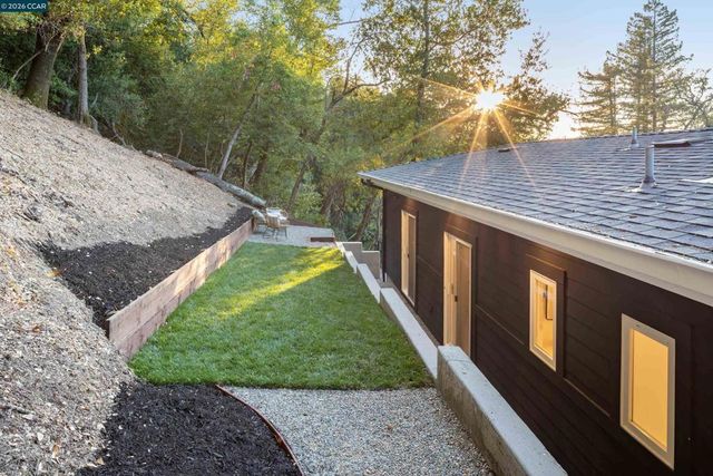857 A Mountain View Dr, Lafayette, CA 94549