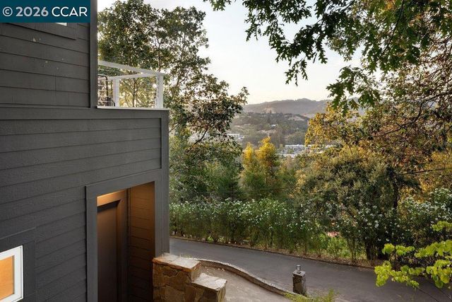 857 A Mountain View Dr, Lafayette, CA 94549
