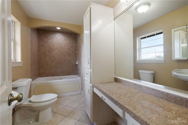 340 Lion Lake N Drive, Weslaco, TX 78596