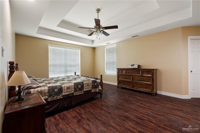 340 Lion Lake N Drive, Weslaco, TX 78596