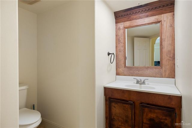 340 Lion Lake N Drive, Weslaco, TX 78596