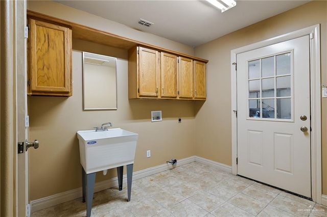 340 Lion Lake N Drive, Weslaco, TX 78596