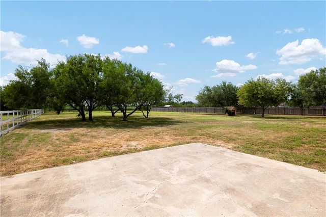 340 Lion Lake N Drive, Weslaco, TX 78596