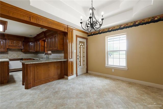 340 Lion Lake N Drive, Weslaco, TX 78596