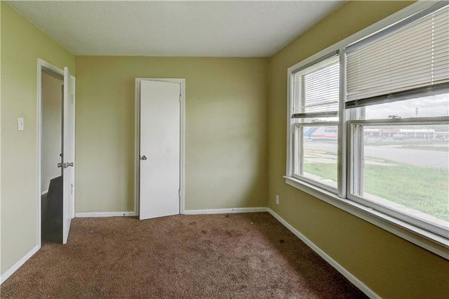 11512 BLUE RIDGE Boulevard, Kansas City, MO 64134