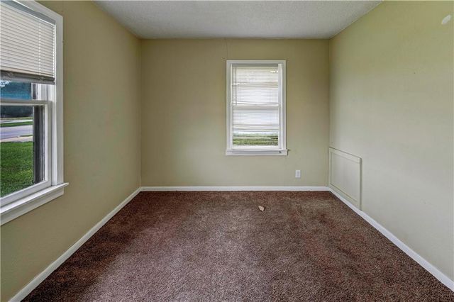11512 BLUE RIDGE Boulevard, Kansas City, MO 64134