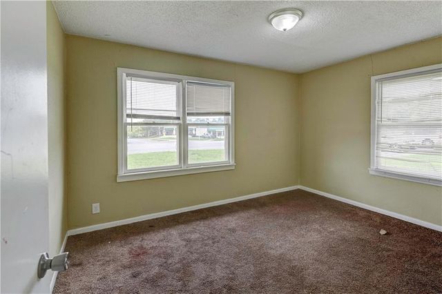 11512 BLUE RIDGE Boulevard, Kansas City, MO 64134