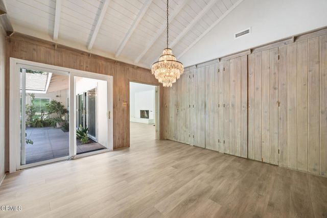 1090 Busch Garden Court, Pasadena, CA 91105