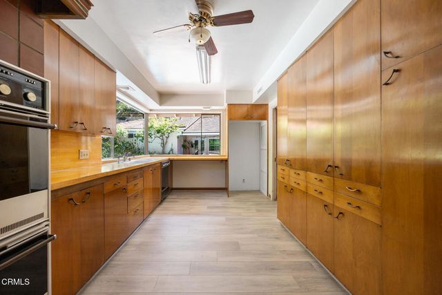 1090 Busch Garden Court, Pasadena, CA 91105