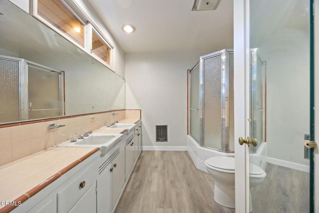 1090 Busch Garden Court, Pasadena, CA 91105
