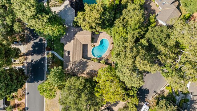 1090 Busch Garden Court, Pasadena, CA 91105