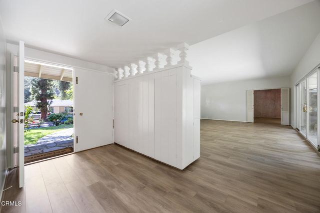 1090 Busch Garden Court, Pasadena, CA 91105