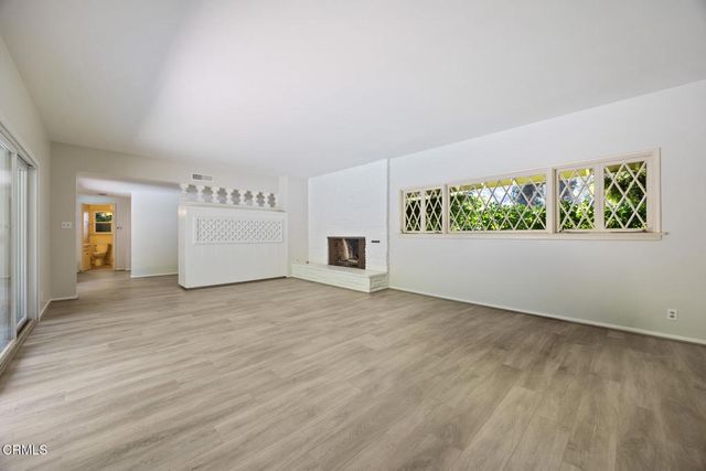 1090 Busch Garden Court, Pasadena, CA 91105