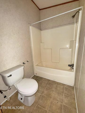 712 E Fir St, Lafollette, TN 37766