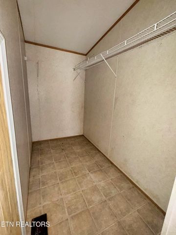 712 E Fir St, Lafollette, TN 37766