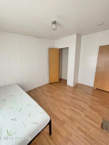 712 E Fir St, Lafollette, TN 37766