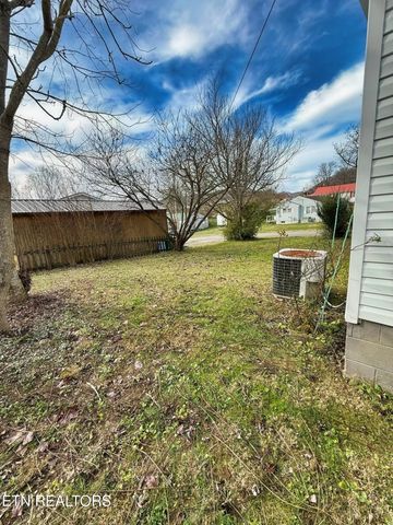 712 E Fir St, Lafollette, TN 37766