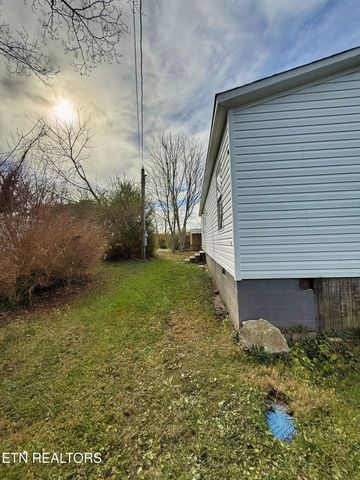 712 E Fir St, Lafollette, TN 37766