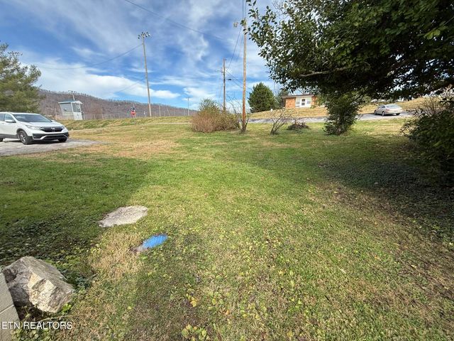 712 E Fir St, Lafollette, TN 37766