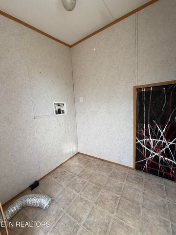 712 E Fir St, Lafollette, TN 37766