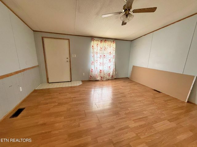 712 E Fir St, Lafollette, TN 37766