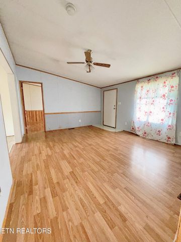 712 E Fir St, Lafollette, TN 37766